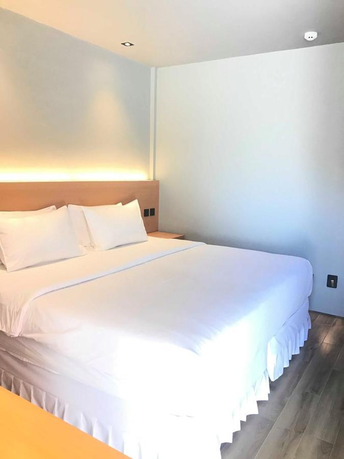 Mayfair Resort بنغلاو المظهر الخارجي الصورة